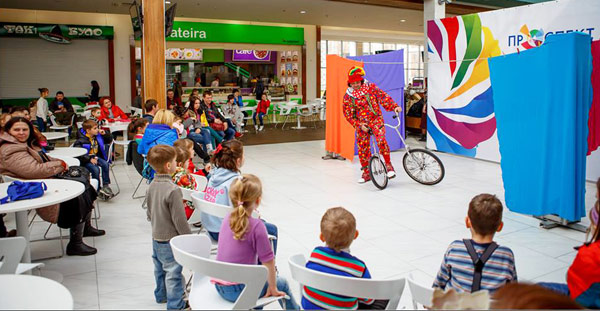 представление циркового клоуна