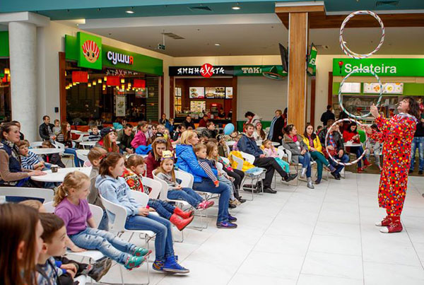 цирковое представление клоуна в трц