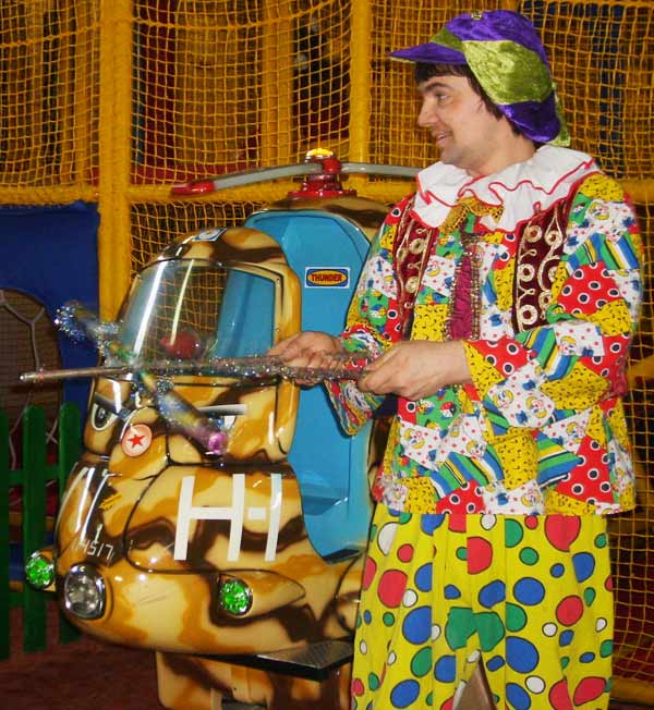 клоун жонглер в трц