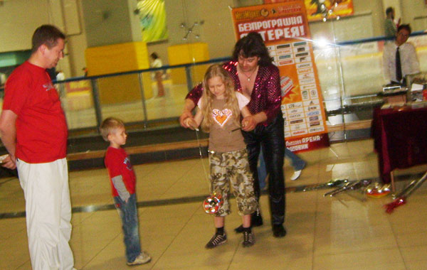 научить детей жонглированию