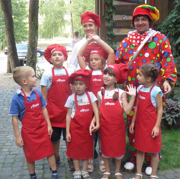 Мастера приготовления пирогов с яблоками