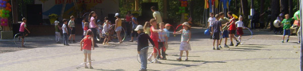 клоун на площади