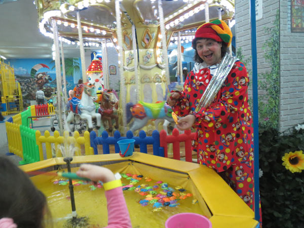 Клоун в ТРЦ Мармелад, парк развлечений 7 чудес детства