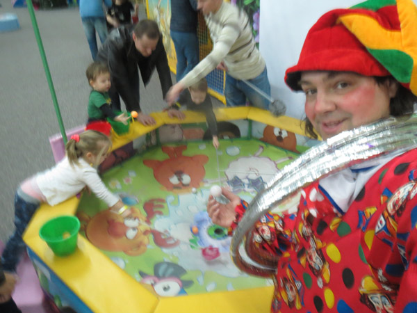 Клоун в ТРЦ Мармелад, парк развлечений 7 чудес детства