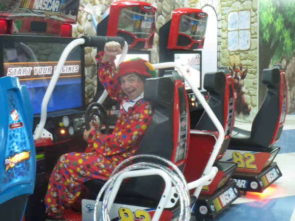 Клоун в ТРЦ Мармелад, парк развлечений 7 чудес детства