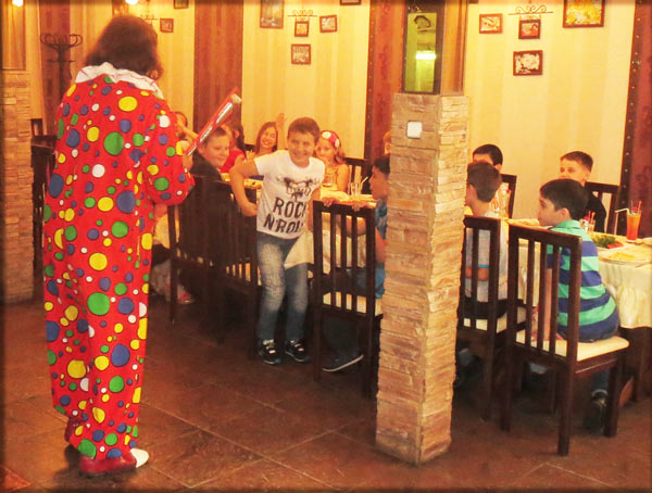 Жонглерское выступление Китайскими балибансами