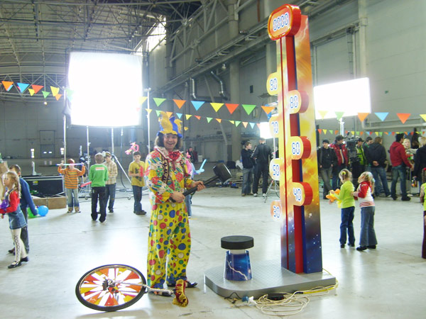 реклама клоуном