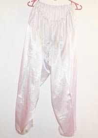 белые восточные штаны